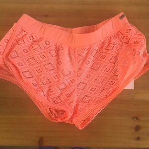 Roxy swim coverup crochet shorts XS NWT